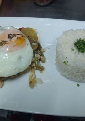 Una foto de Bife koygua con arroz blanco