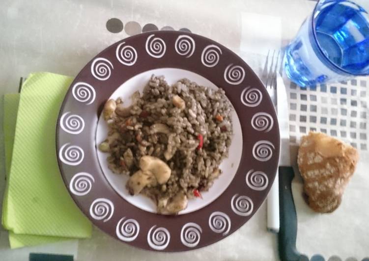 Arroz negro con chipirones