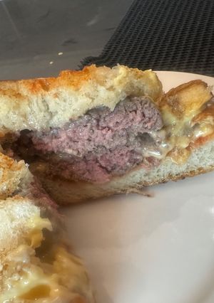 A picture of Worlds Best Beef buger in a Bun - This is a mix of 5 Guys / BK / and BM - try it - Healty option!.