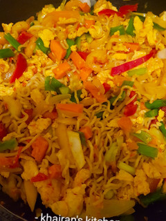 Stir fry prawns and eggs Noddle ainihin hoton girkin