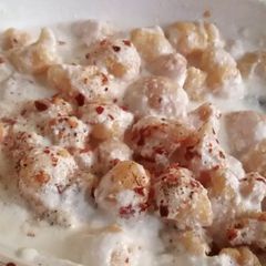 A picture of Dahi boondi.
