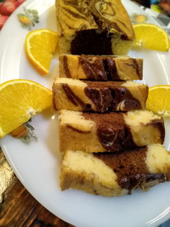 صورة لوصفة ماربل كيك بالبرتقال🍊 والشوكولاتة 🍫 بأسهل طريقة وبطعم لذيذ 😋💓