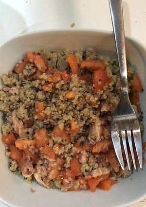 Una foto de Ensalada de quinoa con atún