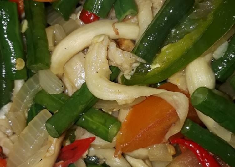 Oseng jamur kacang panjang