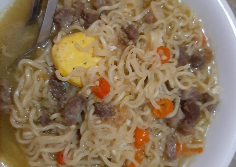 Mie rebus daging telur