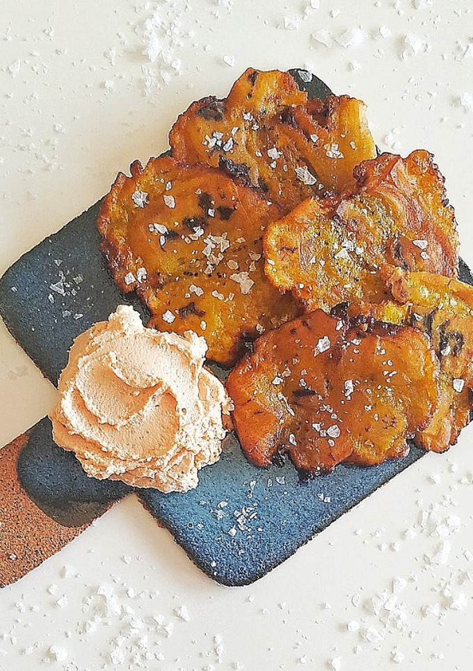Una foto de Patacones o Tostones