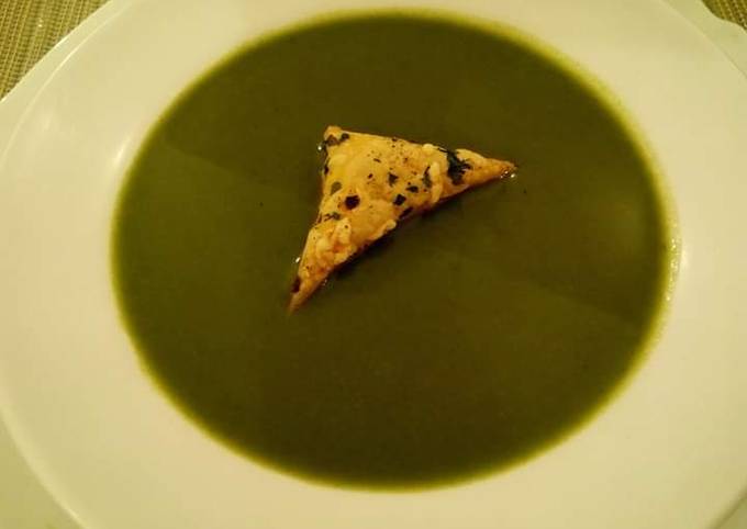 Simple Way to Make Super Quick Homemade Spinach soup#themechallenge