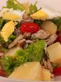 Ensalada de Lechuga, Pollo, Papa y Huevo