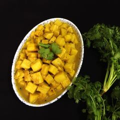 A picture of Shola Kochur Dalna / Taro Root Curry.