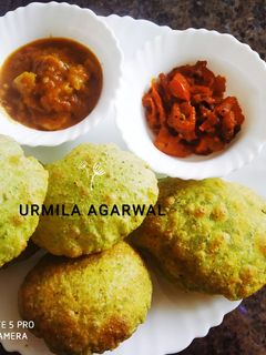 हरे मटर की पूरी(Hre matar ki poori recipe in Hindi) रेसिपी मुख्य फोटो