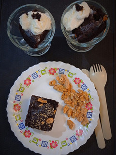 वॉलनट चॉकलेट ब्राउनी (walnut chocolate brownie recipe in Hindi) रेसिपी मुख्य फोटो