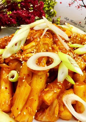 Hình của món Bánh Gạo Xào Thịt Gà.