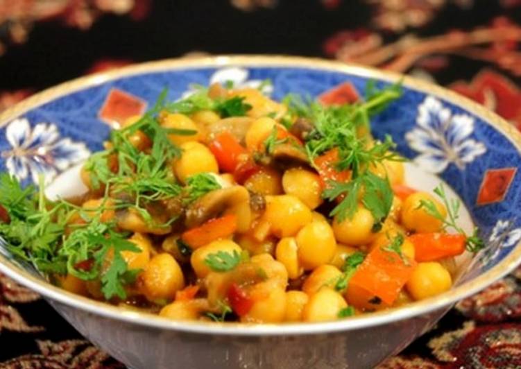 Рыба с нутом и овощами. Нут тушеный с овощами. Нут с кабачками. Нут и кабачок на зиму. Нут тушеный с овощами.