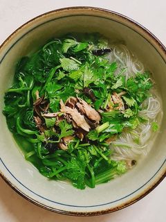 Hình của món Miến gà đơn giản.