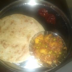 A picture of Aloo Matar.