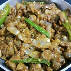A picture of Mushroom do pyaza.