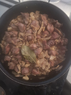 Una foto de Mollejas de pollo con setas