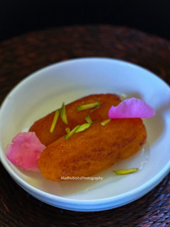 A picture of Sooji Gulab Jamun.