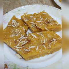 A picture of Moong daal halwa.