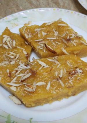 A picture of Moong daal halwa.