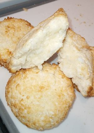 A picture of Low sugar coconut macaroons. Airfryer.