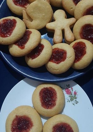 Una foto de Galletas de Mantequilla con mermelada