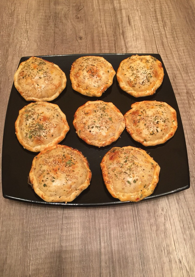 Una foto de Empanadillas con lo que tenia en casa