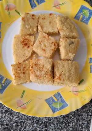 A picture of Dhokla (besan spicy cake).