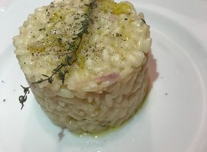 Foto di Risotto con Parmigiano Reggiano DOP biologico al profumo di Timo 🌿