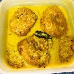 A picture of Dahi Vada.