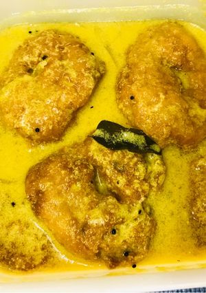 A picture of Dahi Vada.