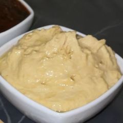 A picture of Homemade Turkish Homous.