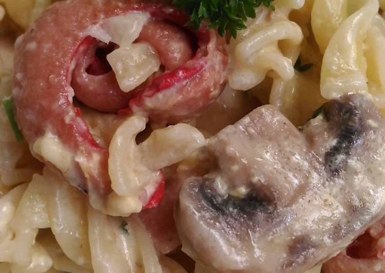 Langkah meracik Fussili with chicken mushrom carbonara yang Bisa Manjain Lidah