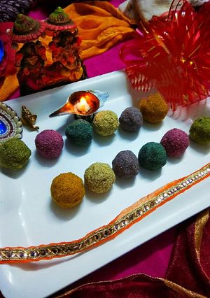 A picture of Colourful Rava Ladoos.