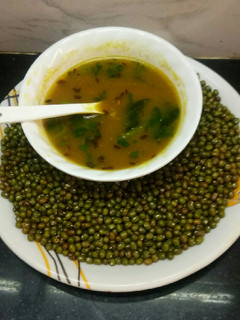 મગ નું સૂપ (Moong Soup Recipe In Gujarati) રેસીપી મુખ્ય ફોટો
