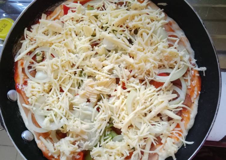 Pizza Teflon empuk dan kriuk pinggiran #BikinRamadanBerkesan