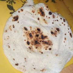 A picture of Tandoori roti.