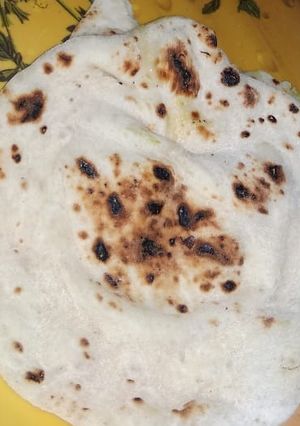 A picture of Tandoori roti.