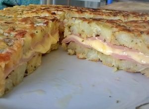 Una foto de Tortilla de papa rellena