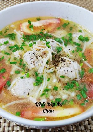 Hình của món Canh nấm kim châm nấu thịt viên.