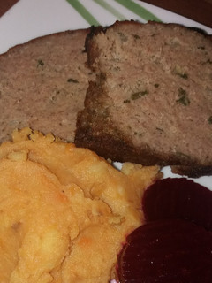 Sütőtökös krumplipüré egyszerű fasírttal recept fotója