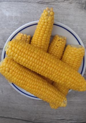 1960. Az év első kukorica főzése 😋😋 recept fotója