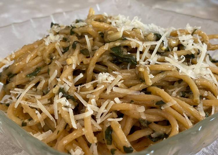 Espagueti de lentejas con pesto de albahaca