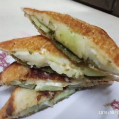 A picture of Veg cheese toast sandwich.