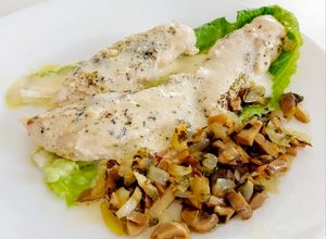 Una foto de Pollo en salsa muselina