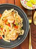 Pad Thai mit Garnelen