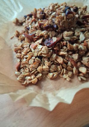 Foto di Granola avena, mandorle, semi di girasole e mirtilli rossi (cottura in friggitrice ad aria)