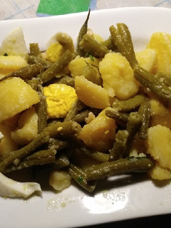 Una foto de Ensaladilla de patatas y judías verdes