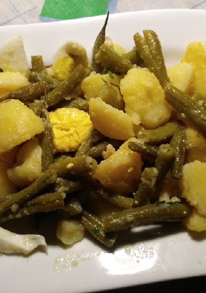 Una foto de Ensaladilla de patatas y judías verdes