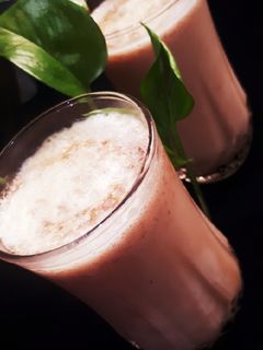 عکسی از دستور شیر موز موکا